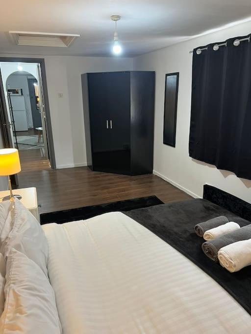 Mill Road Apartment *